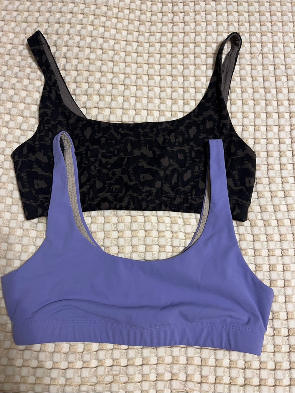Vuori daily bra - lot of two - medium